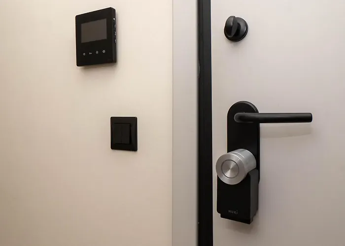 8 Blocks Apartments