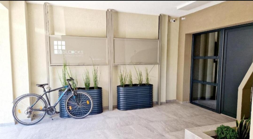 8 Blocks Apartment